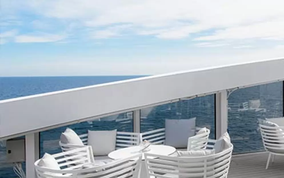 Ponant L'Austral Exterior Bar.jpg